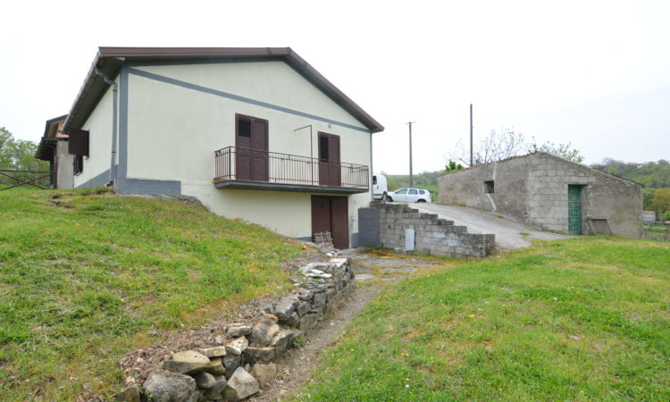 Casa con terreno a Rocca San Felice 2431 - Tutte le immagini
