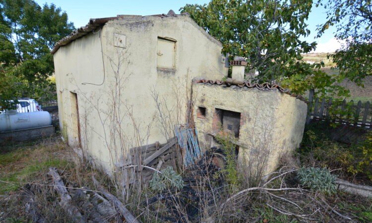 Due case con terreno a Rocca San Felice 2482 - Tutte le immagini