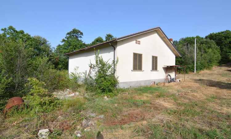 Casa indipendente con terreno a Rocca San Felice 2519 - Tutte le immagini