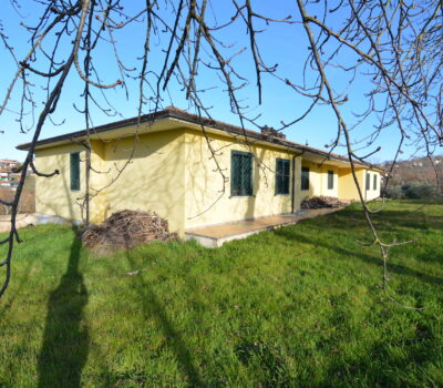 Casa bifamiliare con terreno a Paternopoli 2594