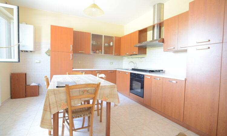 Casa indipendente con terreno a Sant&rsquo;Angelo dei Lombardi 2621 - Tutte le immagini