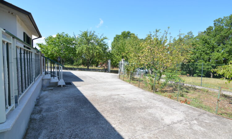 Casa indipendente con terreno a Sant&rsquo;Angelo dei Lombardi 2621 - Tutte le immagini