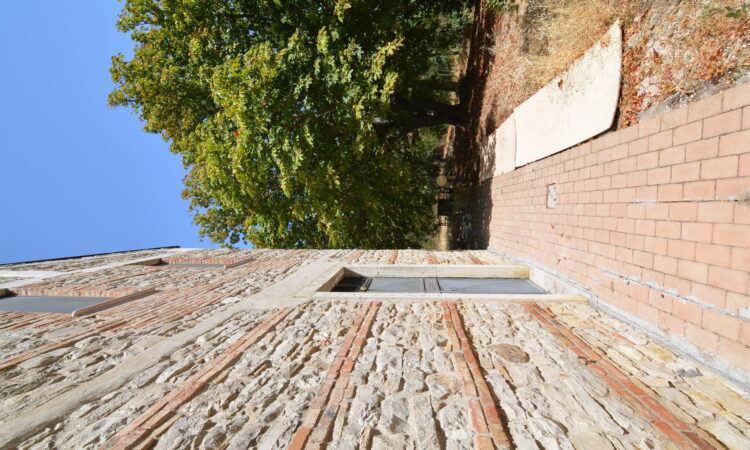 Rustico in pietra con giardino a Lacedonia 2642 - Tutte le immagini
