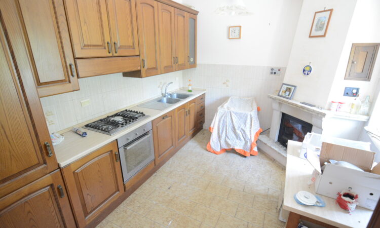 Casa indipendente con terreno a Sant&rsquo;Angelo dei Lombardi 2644 - Tutte le immagini